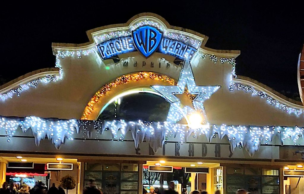 Warner de Madrid con niños.