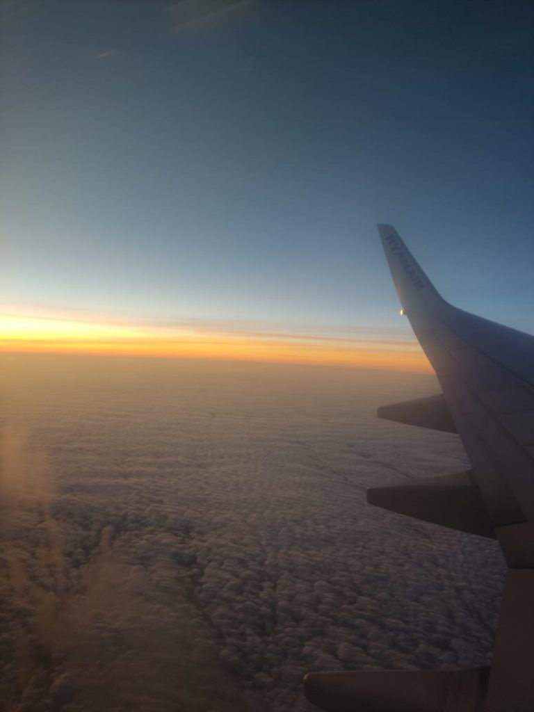 Guía para Volar con Niños: 10 Imprescindibles para un Viaje en Paz